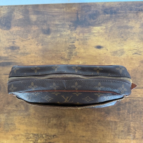 Louis Vuitton Monogram Toiletry/Clutch Bag - Picture 6 of 9
